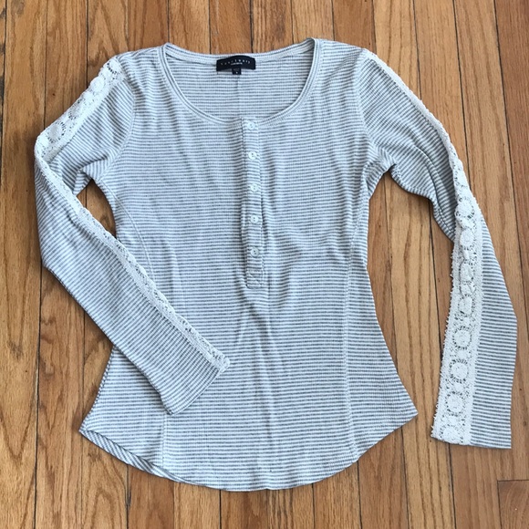 Sanctuary Tops - Sanctuary small long sleeve tee!